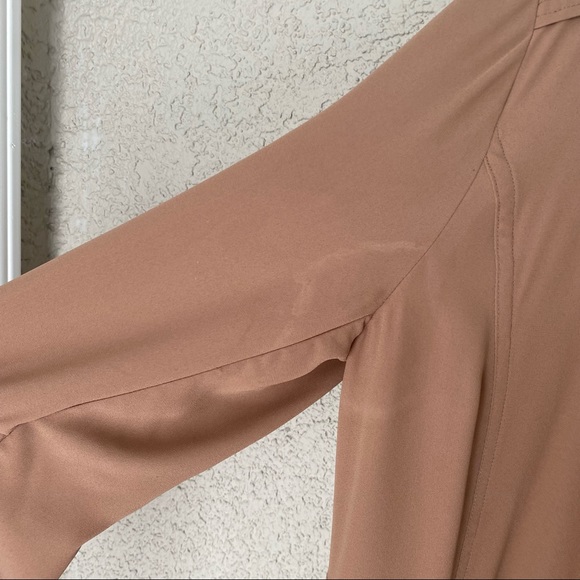 Aritzia Babaton Flowy Trench - Picture 7 of 9